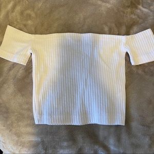 Off the shoulder cropped short sleeve top